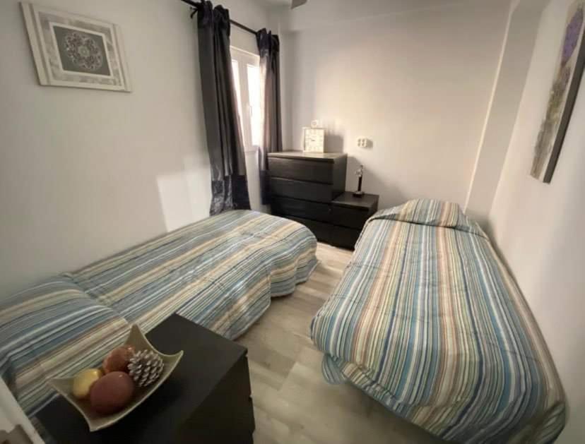 Rainbow Rentals Marques 7 Бенидорм Екстериор снимка